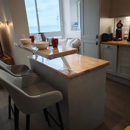 Apartment Renove Avec Vue Sur A !